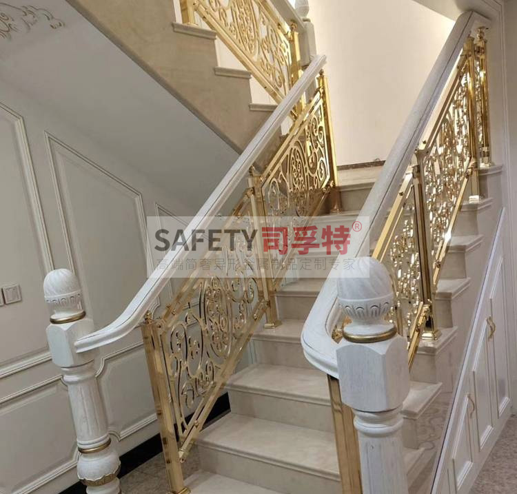 輕奢簡約銅藝雕刻樓梯扶手，增添生活質(zhì)感的藝術(shù)品[司孚特銅藝欄桿](圖4)