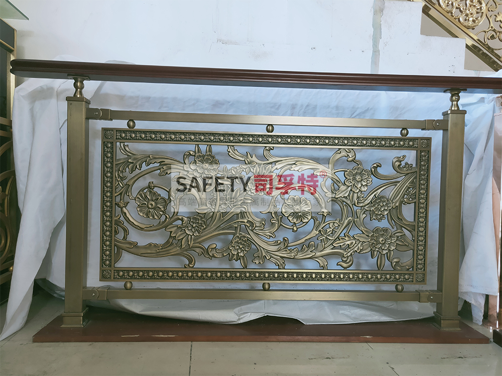 鋁藝鏤空雕花樓梯扶手：造型多樣，工藝成熟，彰顯高端品味(圖4)
